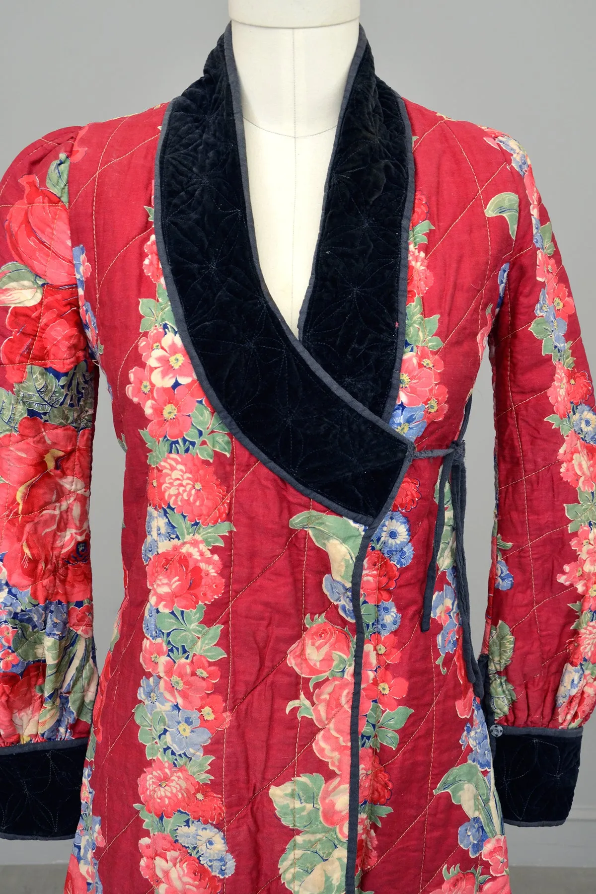 1930s Cranberry Rose Print Quilted House Coat Robe