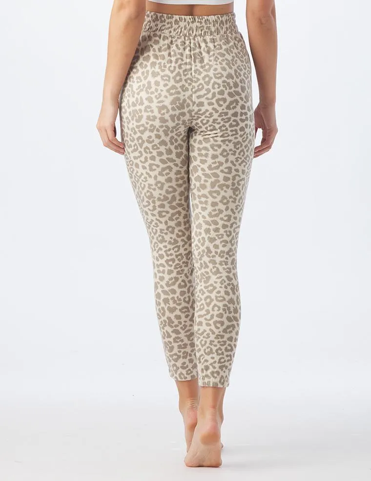 Powder Jogger: Oatmilk Leopard