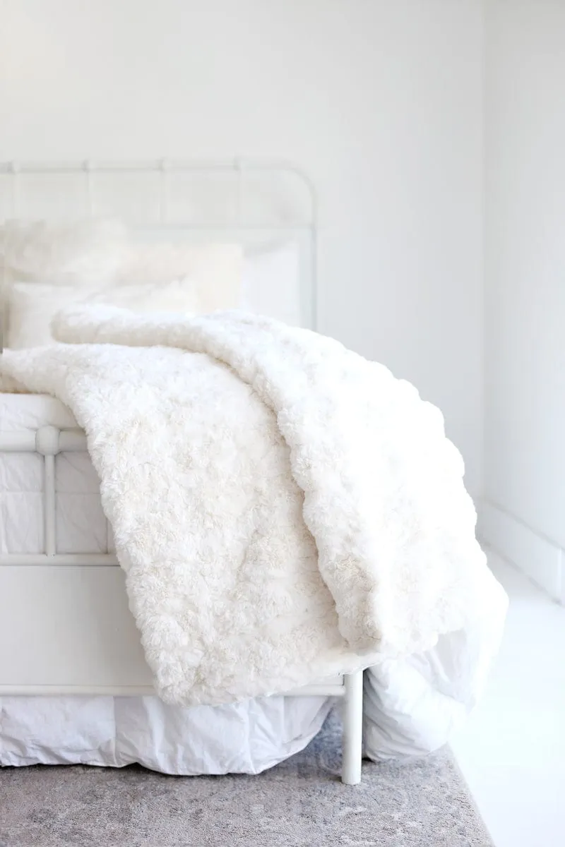 Ultra Sorbet Marshmallow Cream Blanket